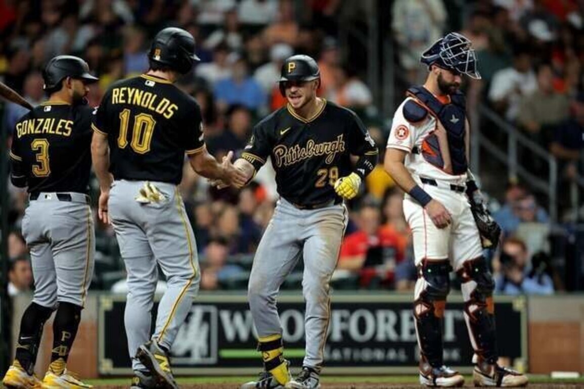 Ryan O'Hearn drives in 3 to lead Pirates past Astros