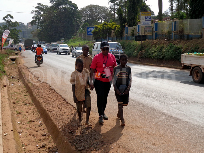 kemba moves with yawerere aiswa and wesigwa towards ukono on the first day of the ourney of ope