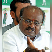 HD Kumaraswamy condoles loss of lives in Karur stampede
