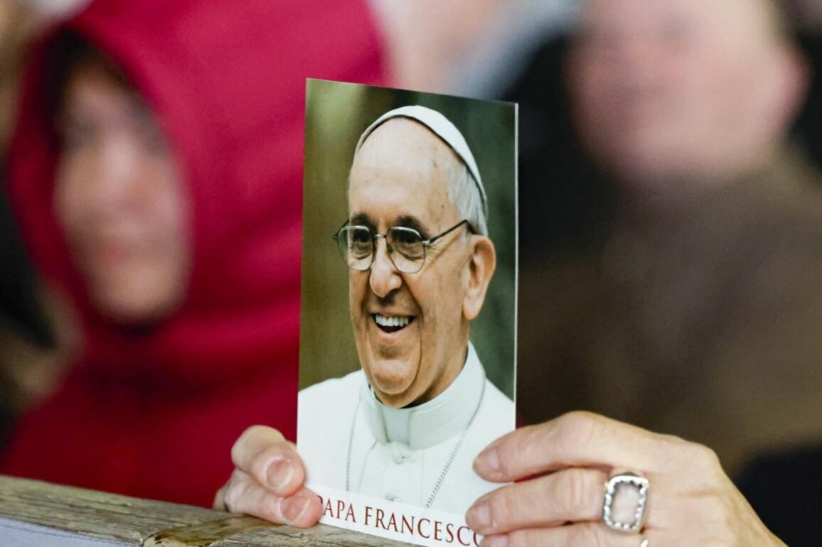 Luego de 37 das hospitalizado, el papa Francisco recibir el alta este domingo - Cooperativa.cl