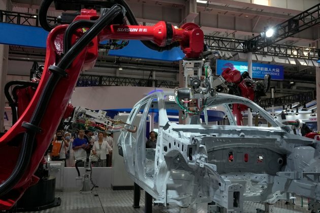 Factory Activity in China Grows for First Time in 6 Months