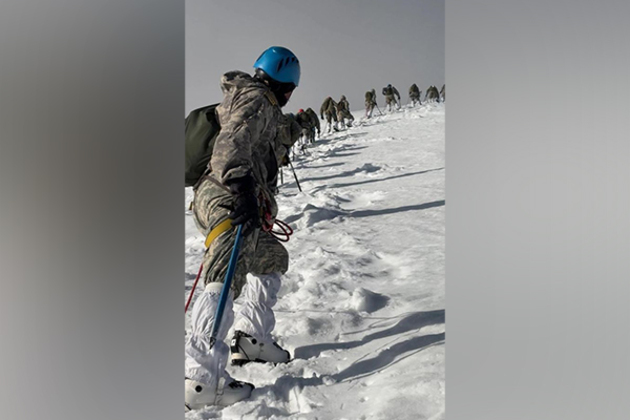 Indian Army honours Kargil bravehearts at Mount Kang Yatse