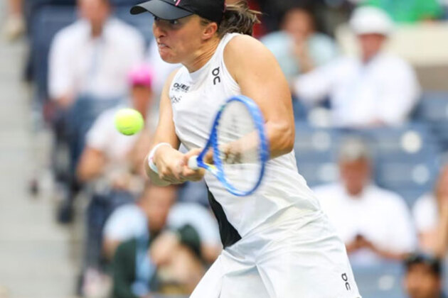 Anisimova bounces back from Wimbledon final loss, takes down Swiatek in US Open quarter-finals