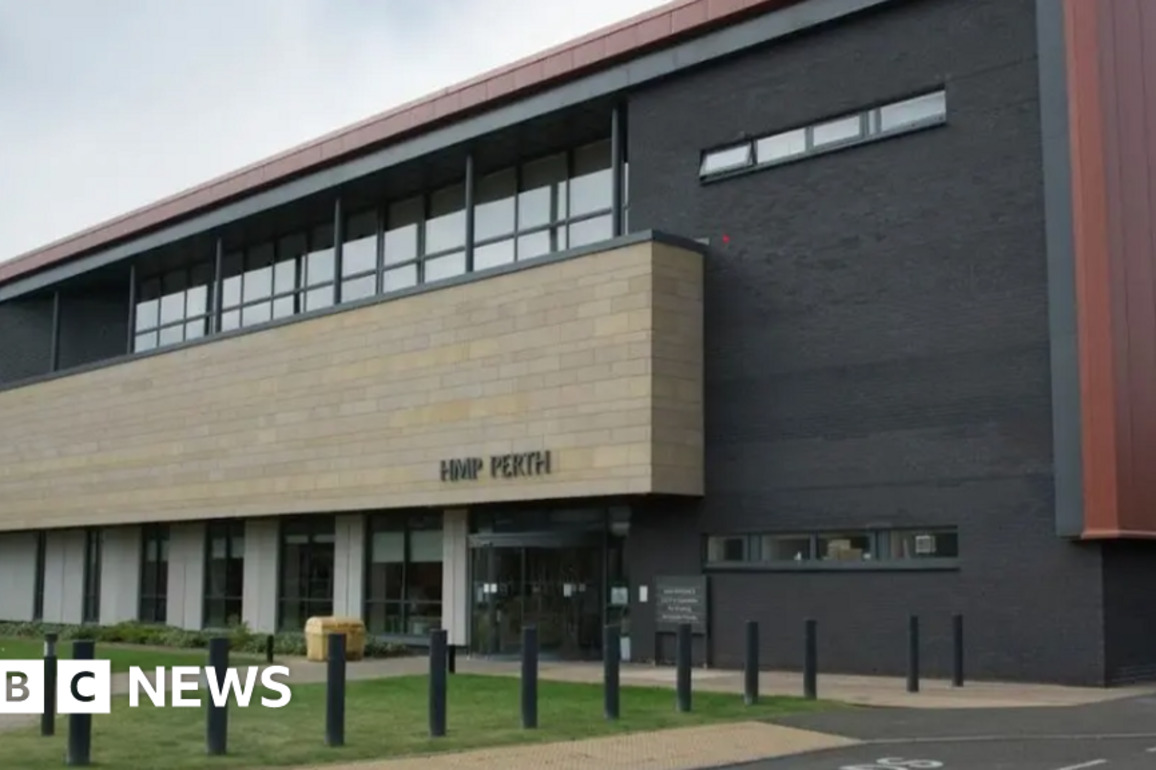 Prisons 'winning battle' against drugs-to-order drones