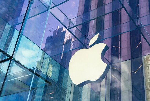 EU reopens Apple tax-dodging case