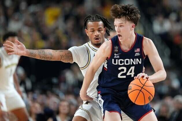 Braylon Mullins passes on NBA draft, staying at UConn