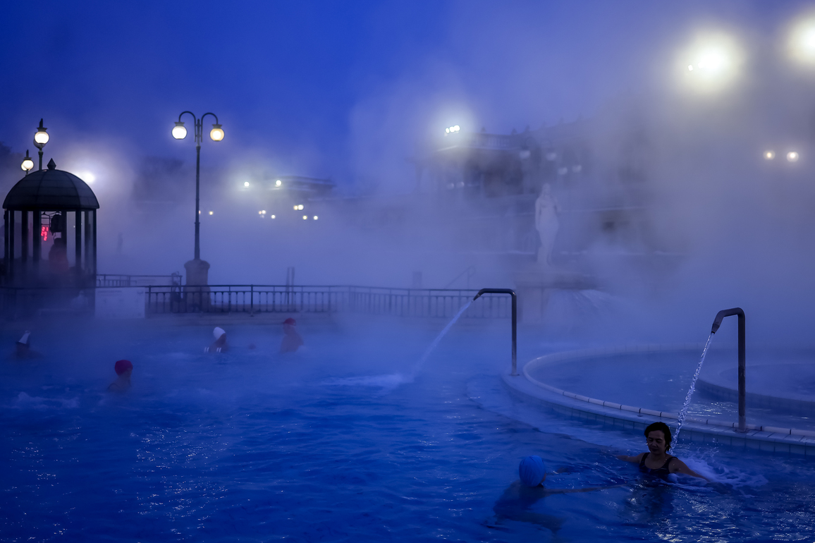 HUNGARY-BUDAPEST-SNOW-THERMAL BATH