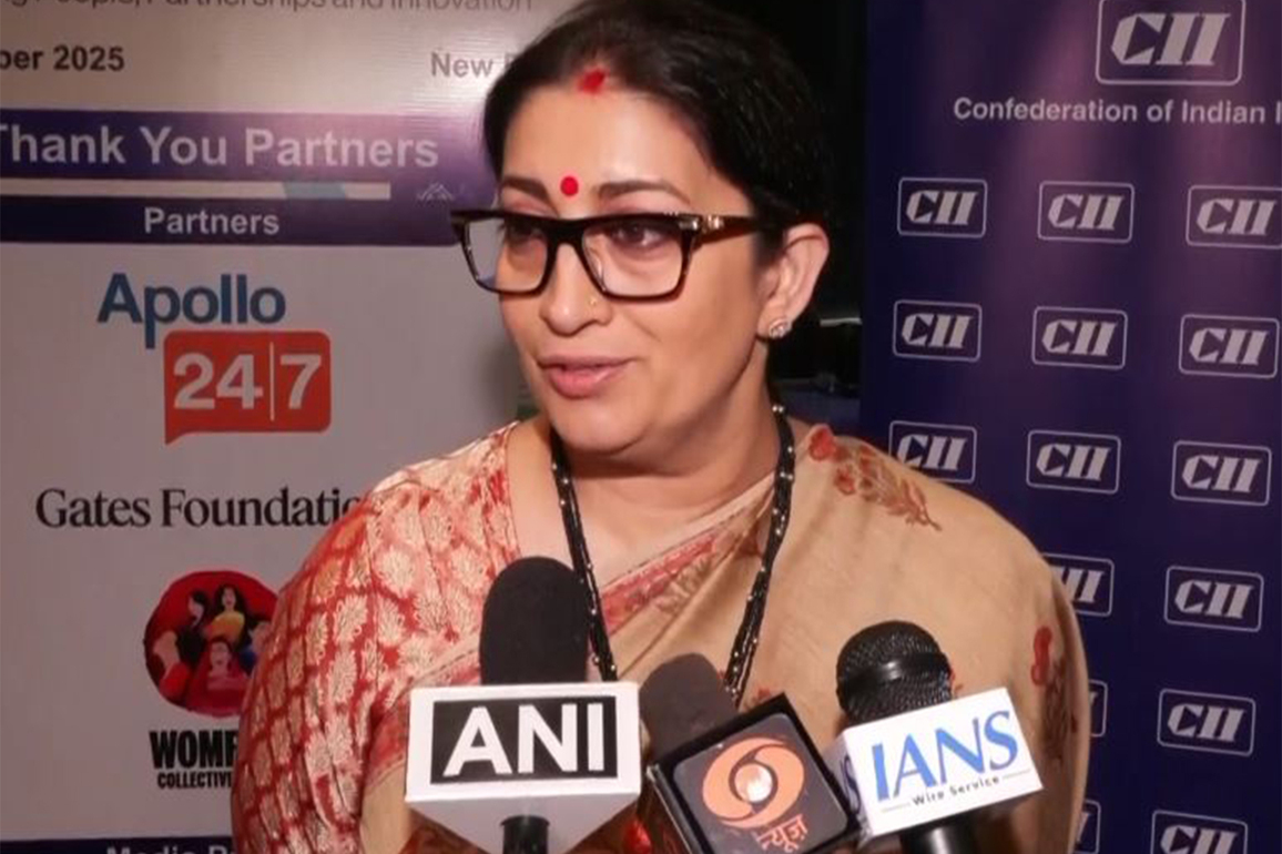 'Swasth Nari Sashakt Parivar' initiative is PM Modi's gift to entire nation: Smriti Irani