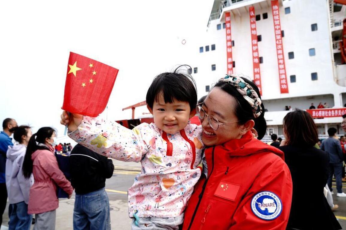 Chinese polar icebreaker returns home after fruitful Antarctic research outcomes