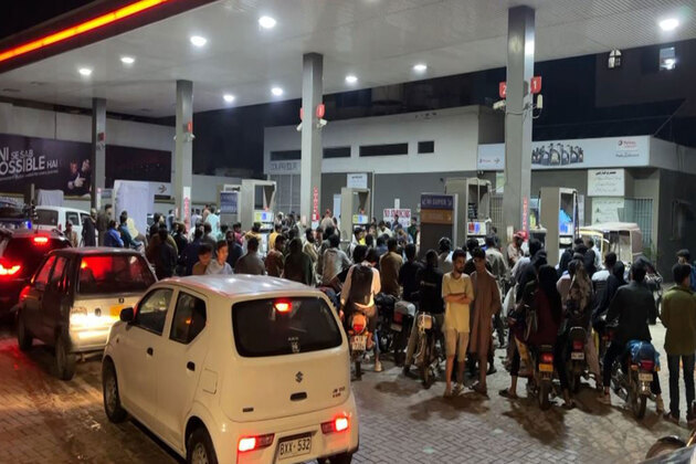 Record fuel hike triggers public outrage in Pakistan