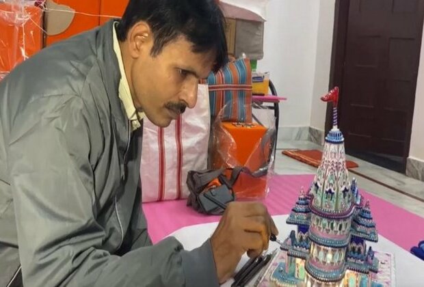 Uttar Pradesh: Varanasi's artisan Kunj Bihari creates replica of Ram Mandir