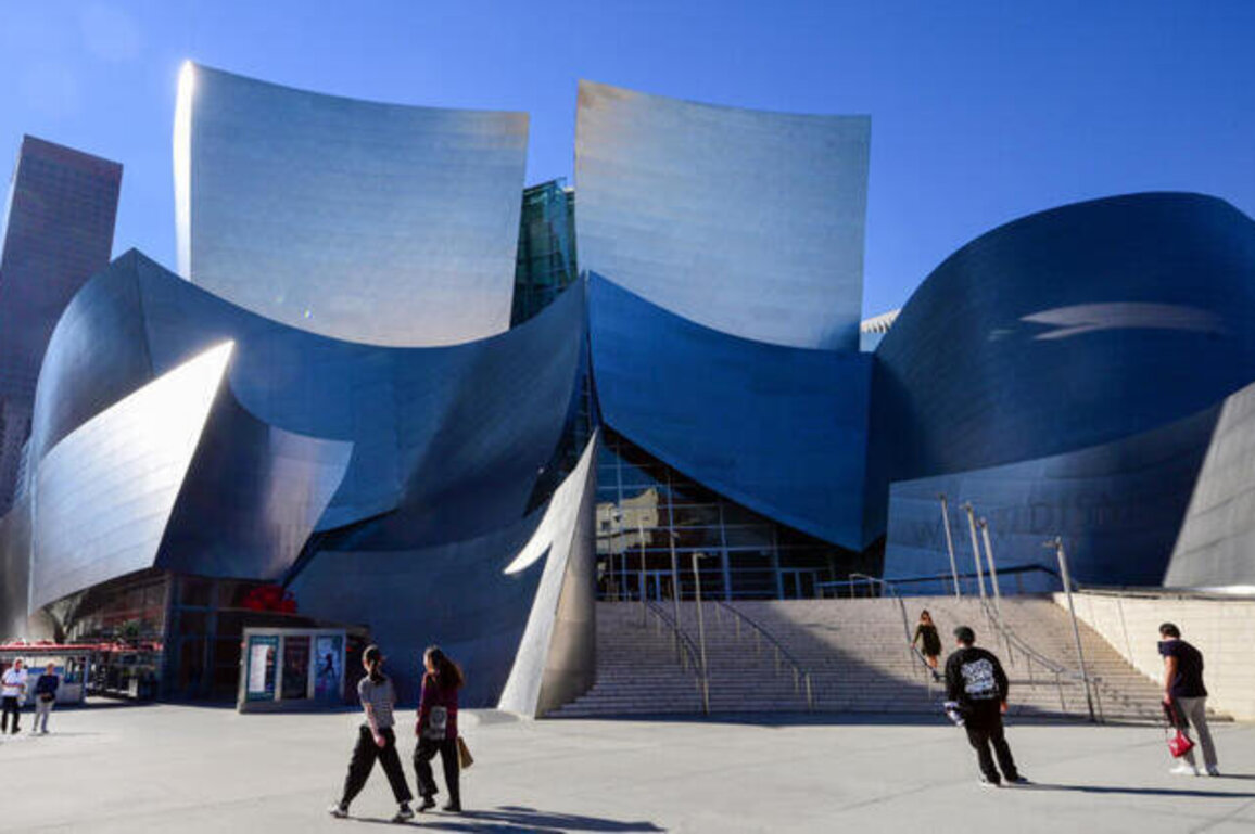 Frank Gehry, master architect with a flair for drama, dead at 96