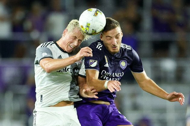 Orlando City boosts playoff hopes, eliminates Toronto FC