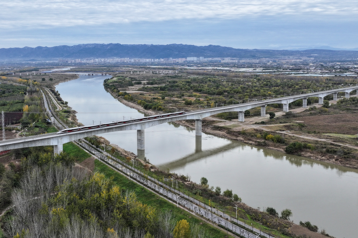 CHINA-SHAANXI-XI'AN-YAN'AN HIGH-SPEED RAILWAY-TRIAL OPERATION (CN)
