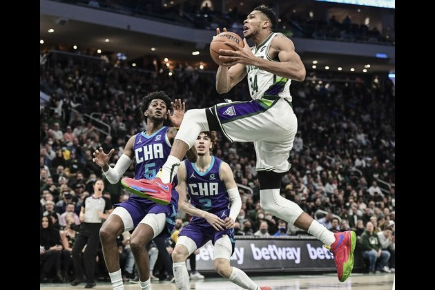 Bucks' Giannis Antetokounmpo (calf) sitting out vs. Heat