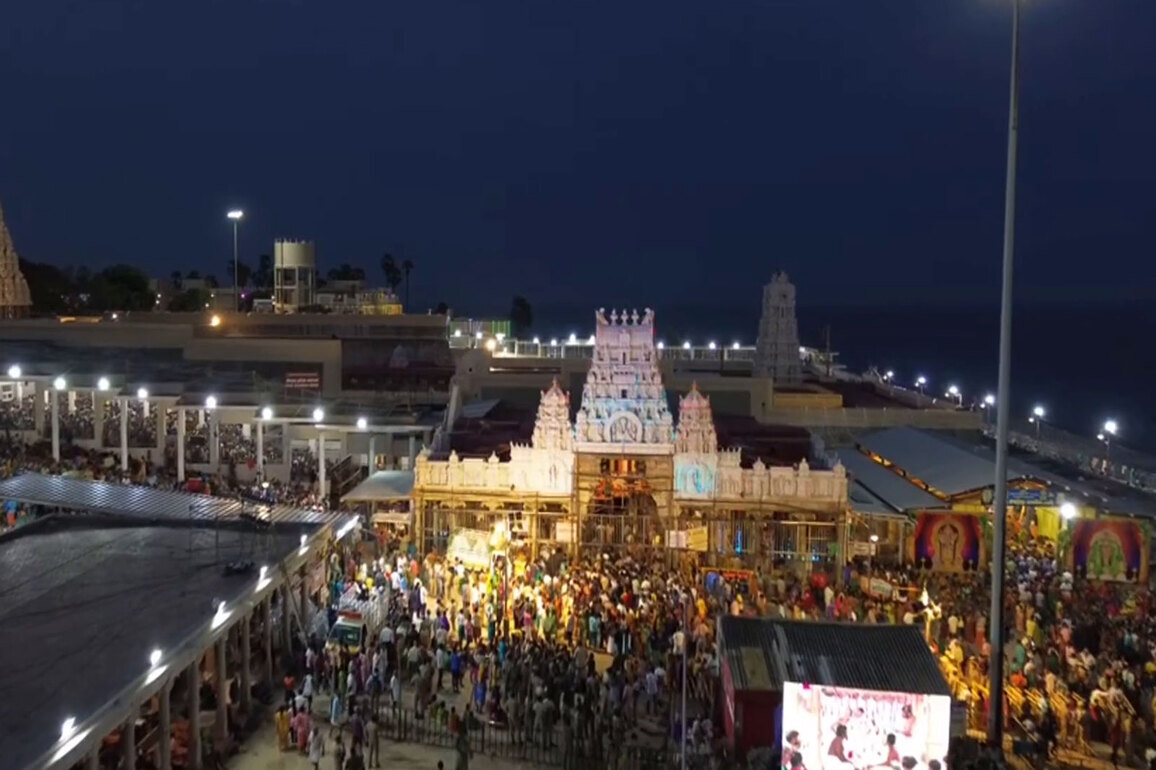 Tamil Nadu: Hindu Munnani state VP calls for reopening Subramania Swamy temple's Rajagopuram enterance