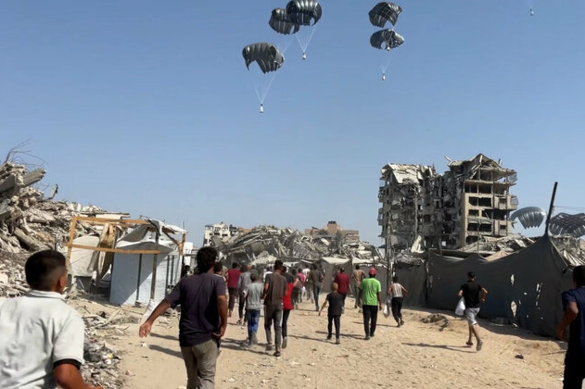 UAE carries out 72nd airdrop of aid over Gaza Strip