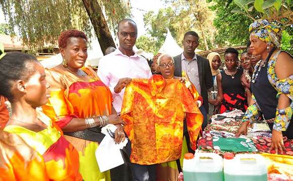 Byaruhanga ng'alambula ebimu ku bintu ebikolebwa ekibiina kya Najjanankumbi II Mordern Women Development Group. Ku ddyo ye Najjemba. Byaruhanga ng'alambula ebimu ku bintu ebikolebwa ekibiina kya Najjanankumbi II Mordern Women Development Group. Ku ddyo ye Najjemba.
