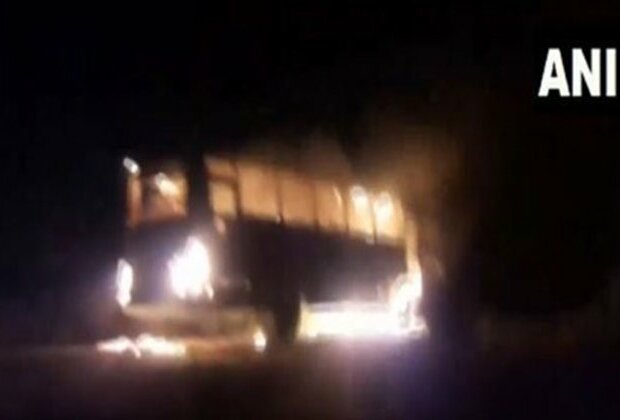 Madhya Pradesh: Bus carrying EVMs, polling officials catches fire in Betul, damage reported