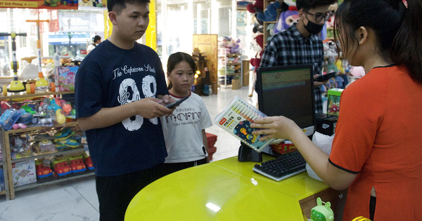 VIETNAM-RETAIL-SALES-RISING