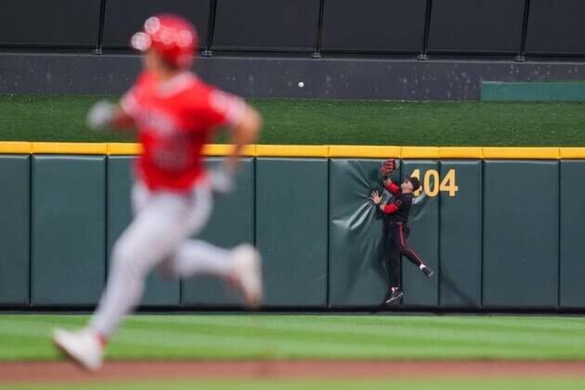 Jorge Soler grand slam puts bow on Angels win over Reds
