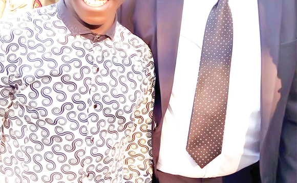Ekifaananyi Matovu (ku kkono) ky’abadde alaga abantu ng’ali ne Minisita Katumba Wamala oluvannyuma n’ababba. Ekifaananyi Matovu (ku kkono) ky’abadde alaga abantu ng’ali ne Minisita Katumba Wamala oluvannyuma n’ababba.