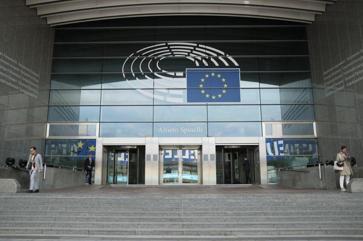 European Parliament delays decision on EU-U.S. trade deal