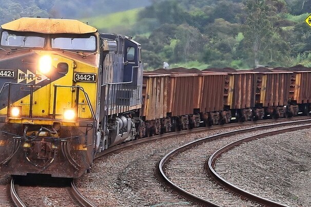 Transporte de minério de ferro pela MRS