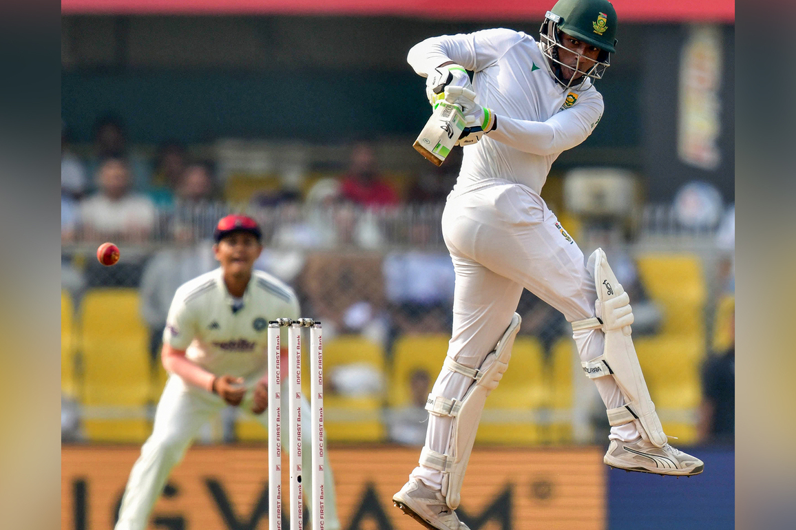 Muthusamy's maiden Test ton, Jansen's power-hitting adds to India's struggles at Guwahati as SA cross 400-run mark (Day 2, Lunch)