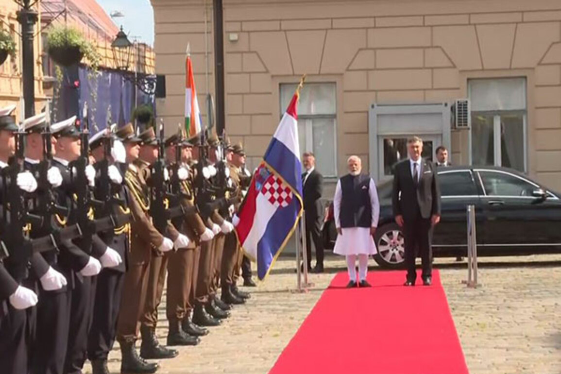 Croatia: PM Modi participates in welcome ceremony at St Mark's Square