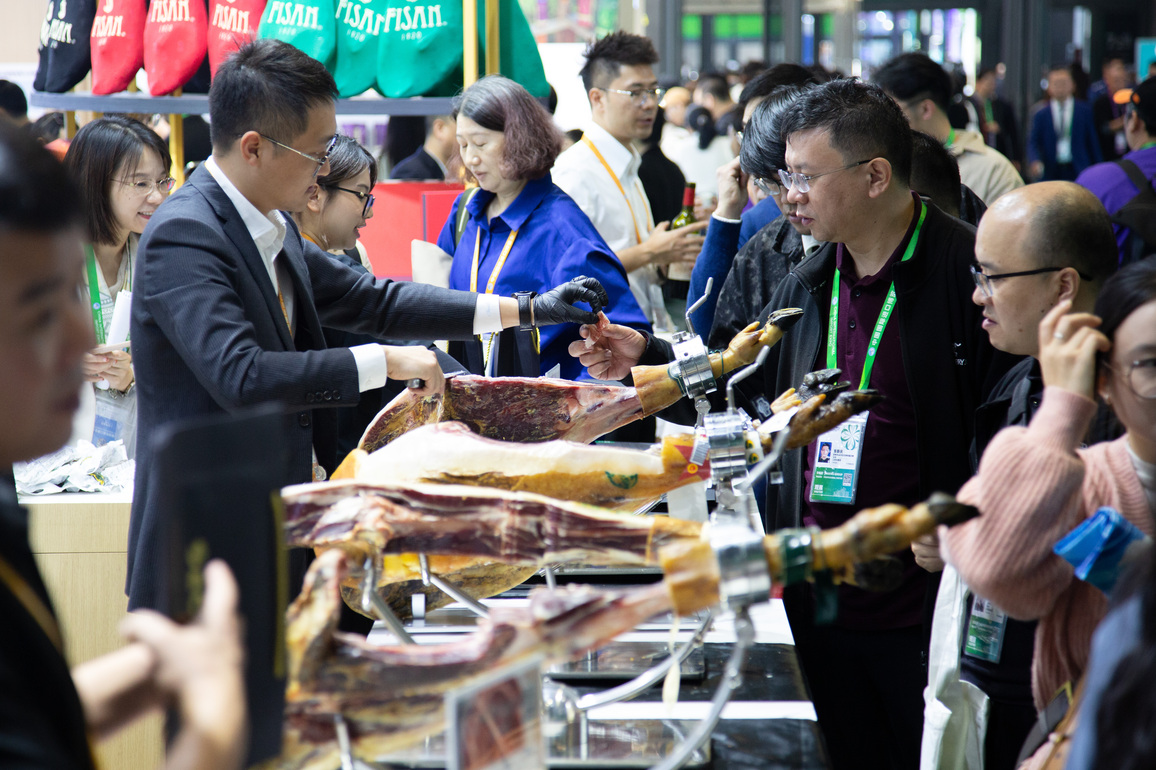 (CIIE) CHINA-SHANGHAI-CIIE-FOREIGN SPECIALTIES (CN)