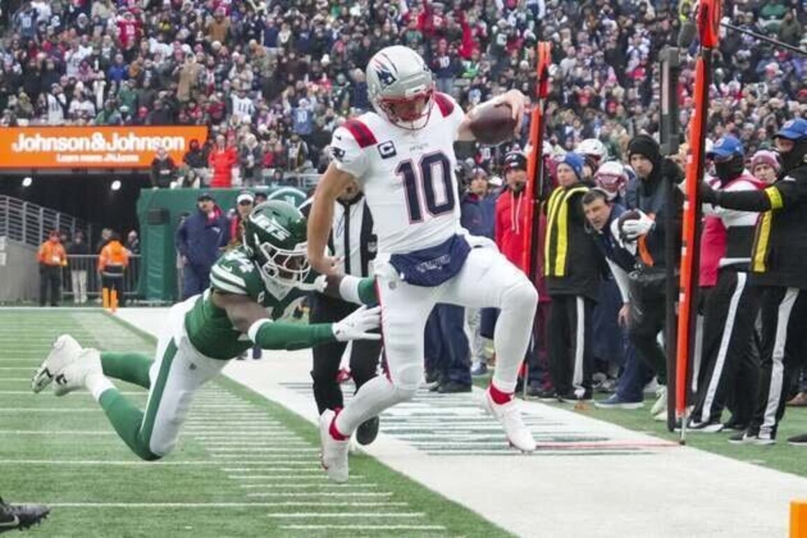Drake Maye throws 5 TD passes as Patriots rout Jets