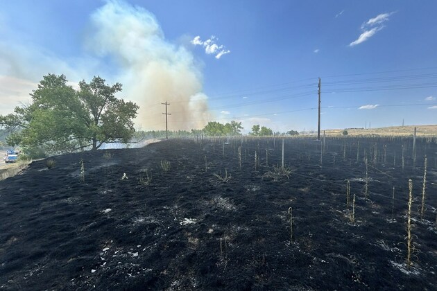 Wildfire sparks in Douglas County near Chatfield State Park