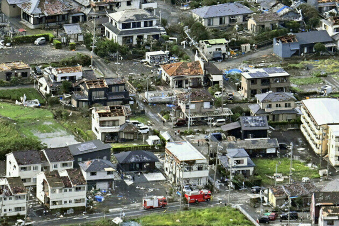 Typhoon Peipah lands on western Japan
