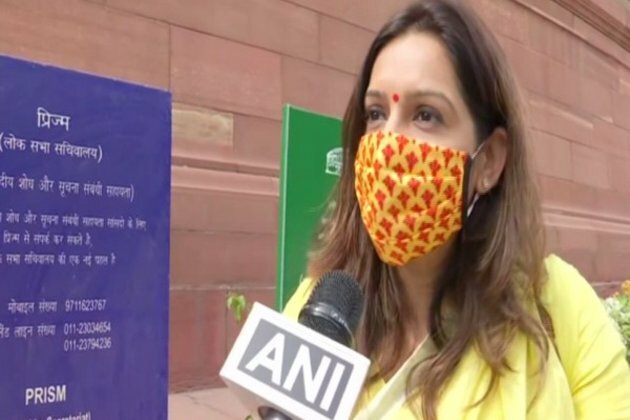 Shiv Sena MP seeks opening vaccination to those above 18