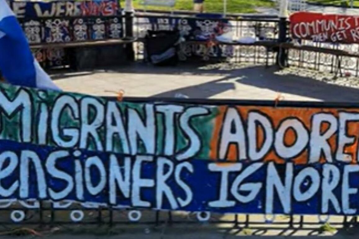 Remove 'far-right racist' banners from Clydebank landmark  councillor