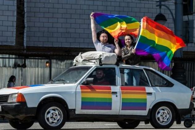 Russia Doesn't Quite Know How To React To U.S. 'Gayification' Movement