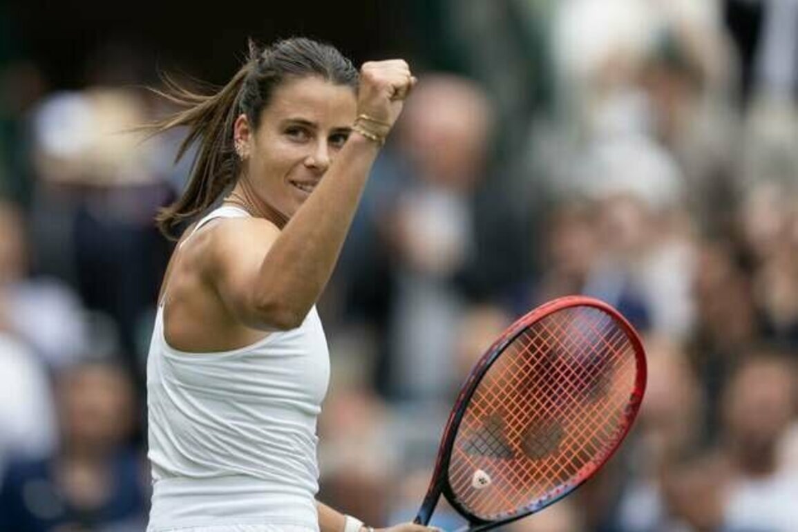 Emma Navarro dumps top seed Iga Swiatek in Beijing