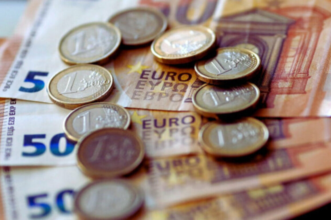 Bulgarians Abroad Send Nearly 4.5 Million Euros Daily to Homeland