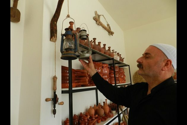 Kerosene lamps, stoves see high demand in Lebanon amid power cuts
