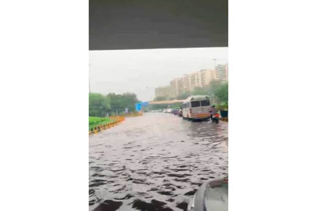 Heavy showers lash Delhi; waterlogging reported at AIIMS, several areas
