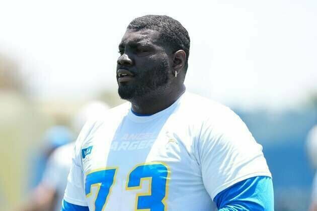 Chargers G Mekhi Becton (illness) questionable vs. Chiefs