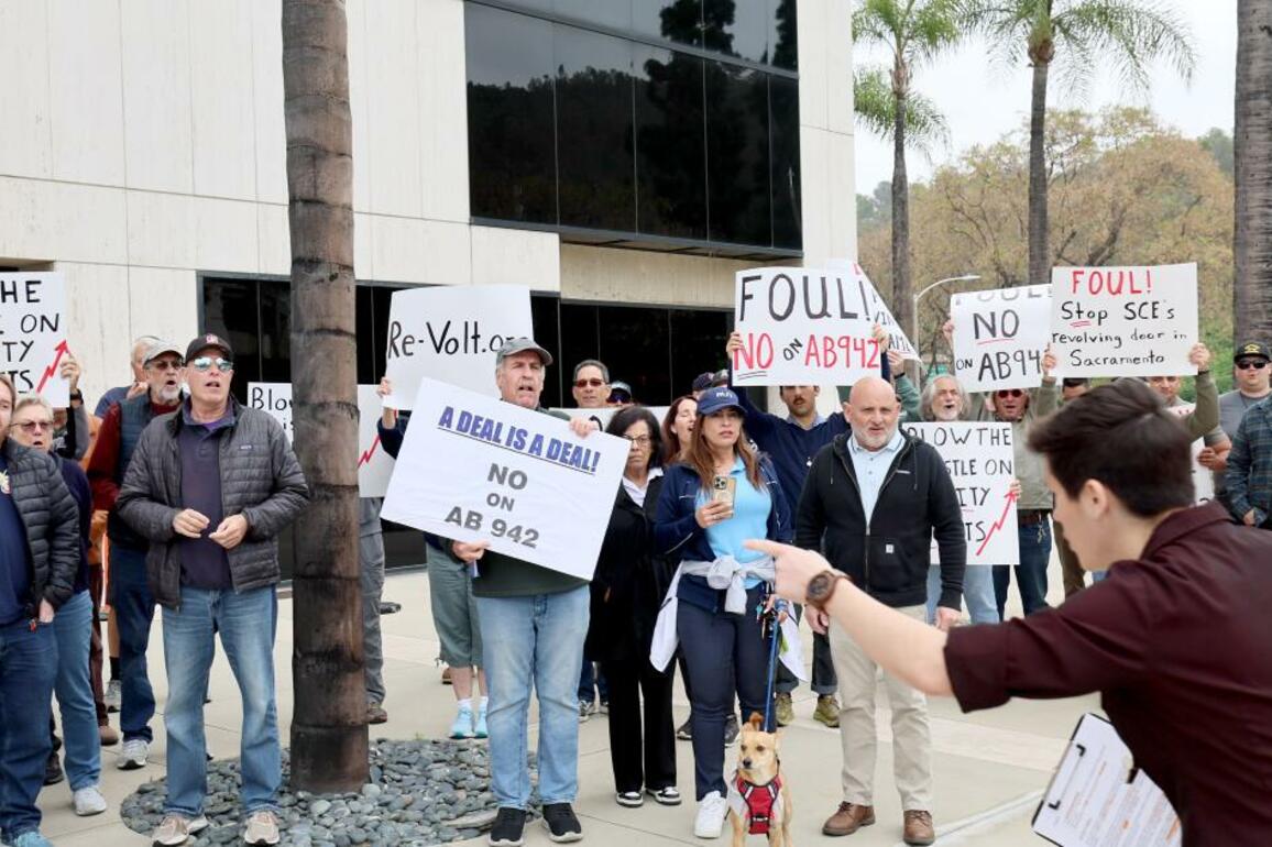 Fight intensifies over bill by former Edison executive to gut rooftop solar credits