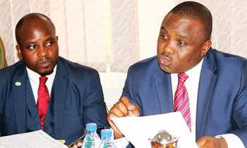 Lukwago akubye ebituli mu bbaasi za ‘Tondeka’ Lukwago akubye ebituli mu bbaasi za ‘Tondeka’