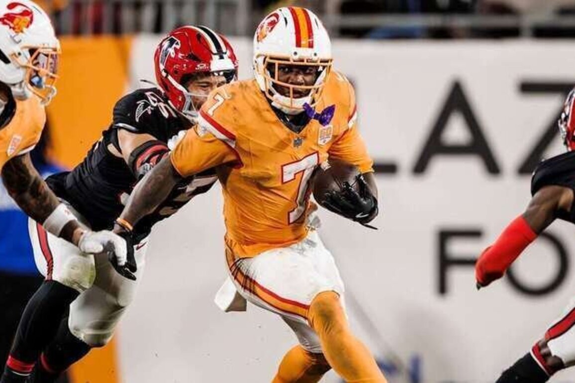 Playoff Push 2025: Bucs Lose, Regain First in NFC South