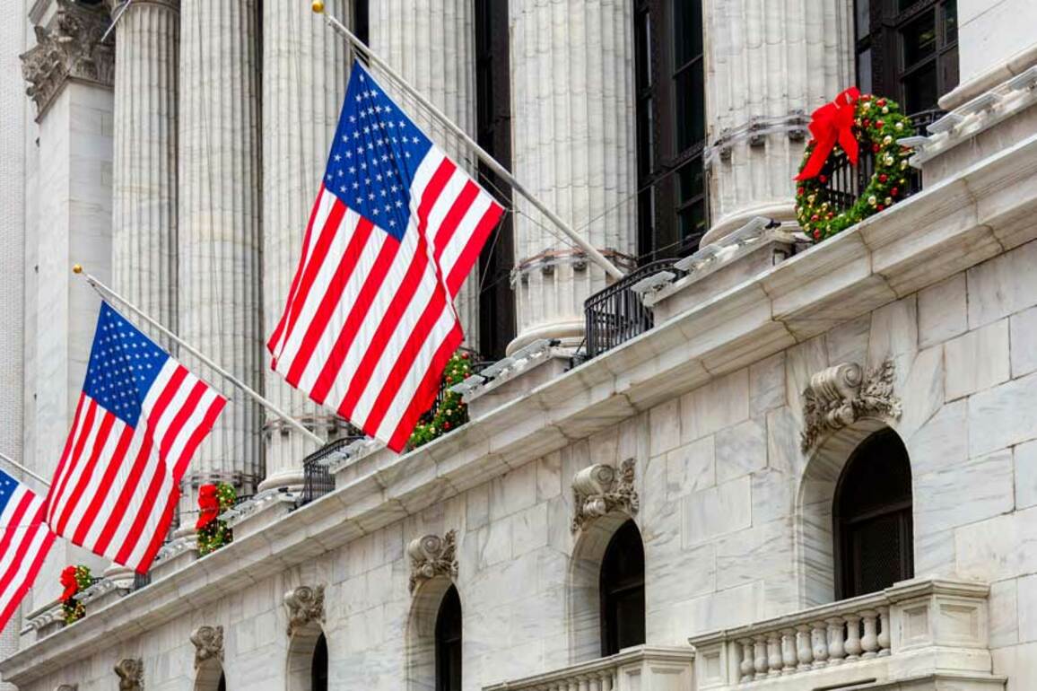 Dow Jones Slides On U.S. Credit Downgrade; Apple, Nvidia, Tesla Sell Off