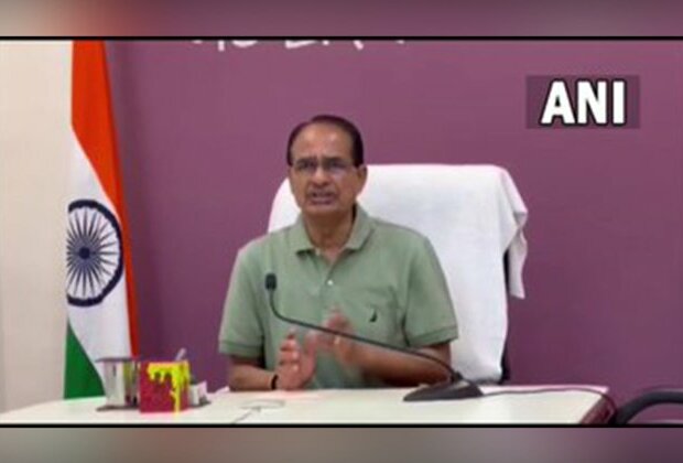 Shivraj Singh Chouhan chairs meeting over irregularities in urea distribution, ordered to take strict action against culprits