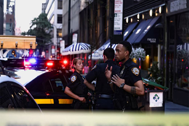 US gunman opens fire in Manhattan skyscraper, kills 4 before suicide