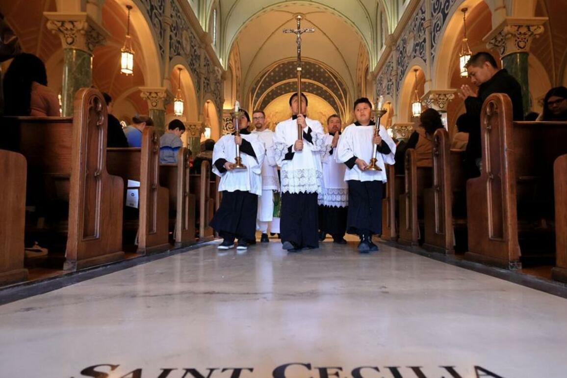 Faith and immigration are linked. Who'll be Good Samaritans&quest;