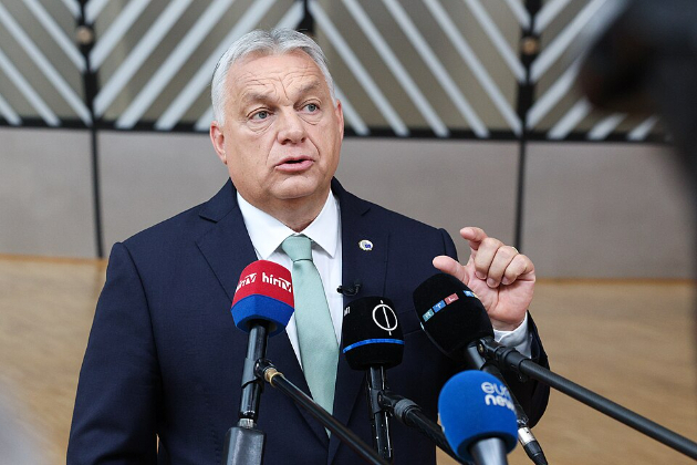 Hungary's ex-PM raises banner of revolt against Prime Minister Magyar